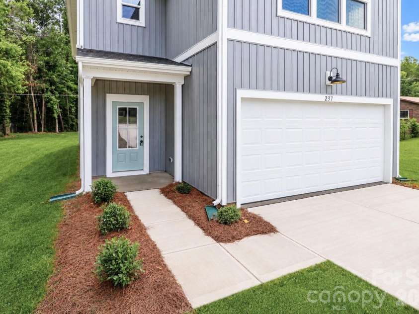 237 Third Creek Road, Statesville, NC 28677.  MLS# CAR4385621, YatesRealty ID 25735. 