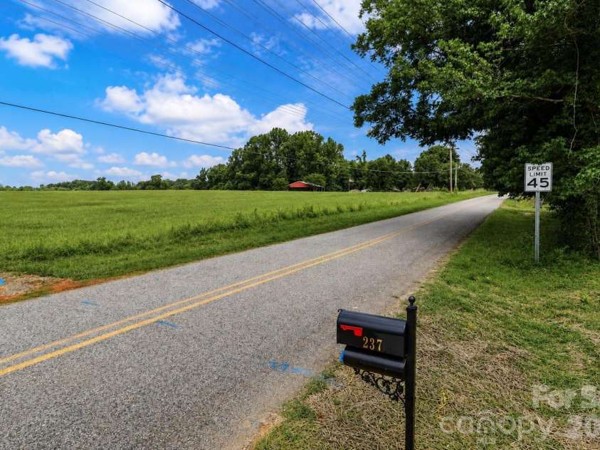 237 Third Creek Road, Statesville, NC 28677.  MLS# CAR4385621, YatesRealty ID 25735. 
