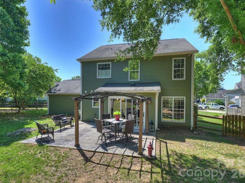 13600 Red Wine Court, Charlotte, NC 28273.  MLS# CAR4384893, YatesRealty ID 25736. 
