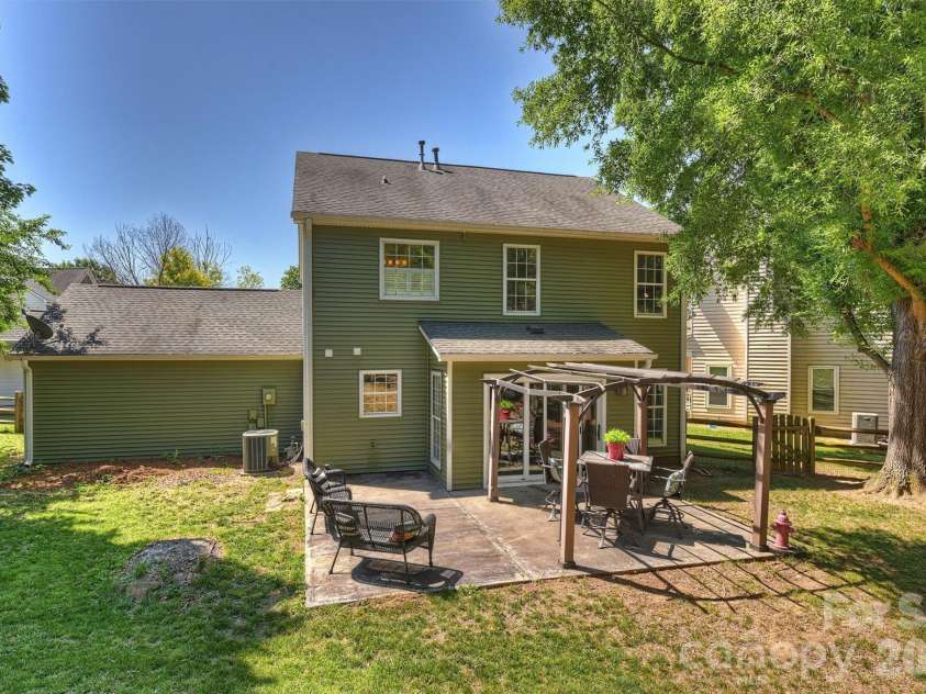 13600 Red Wine Court, Charlotte, NC 28273.  MLS# CAR4384893, YatesRealty ID 25736. 