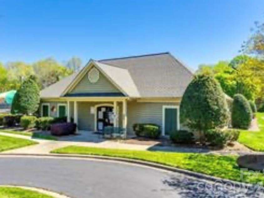 13600 Red Wine Court, Charlotte, NC 28273.  MLS# CAR4384893, YatesRealty ID 25736. 