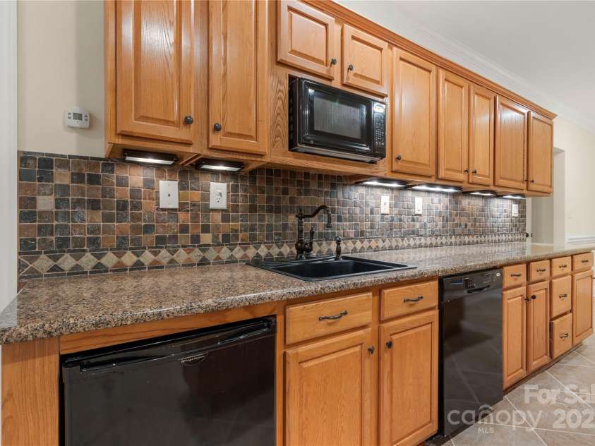 765 Cherry Hills Place, Rock Hill, SC 29730.  MLS# CAR4270626, YatesRealty ID 25736. 