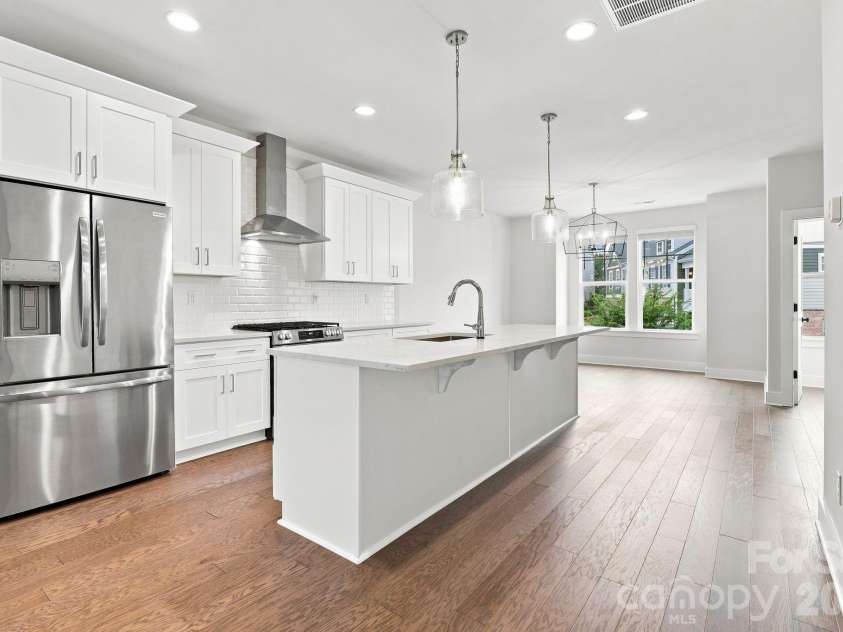 212 Wesser Street, Davidson, NC 28036.  MLS# CAR4381623, YatesRealty ID 25737. Kitchen