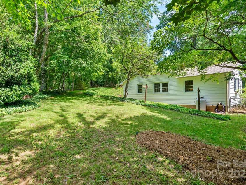 10 Daniel Lane, Black Mountain, NC 28711.  MLS# CAR4274400, YatesRealty ID 25738. Fully Fenced-in Yard
