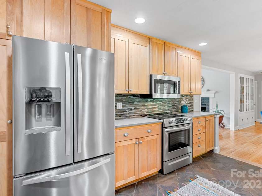 10 Daniel Lane, Black Mountain, NC 28711.  MLS# CAR4274400, YatesRealty ID 25738. Loads of Cabinet Space