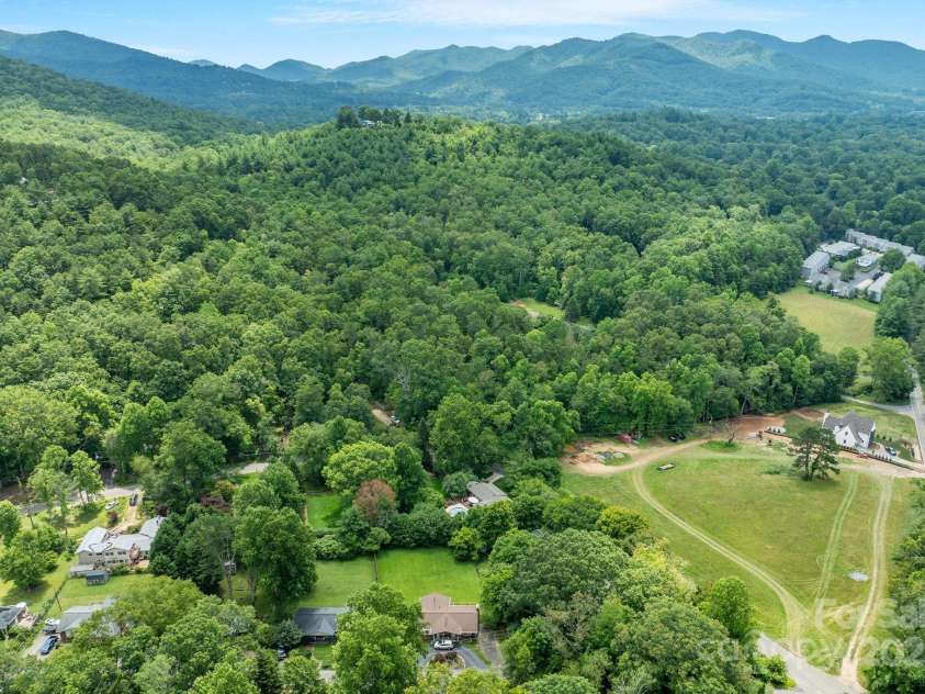 10 Daniel Lane, Black Mountain, NC 28711.  MLS# CAR4274400, YatesRealty ID 25738. Picturesque Black Mountain