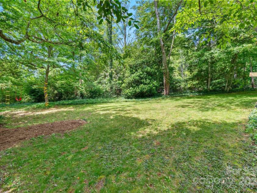 10 Daniel Lane, Black Mountain, NC 28711.  MLS# CAR4274400, YatesRealty ID 25738. Well Maintained and Private