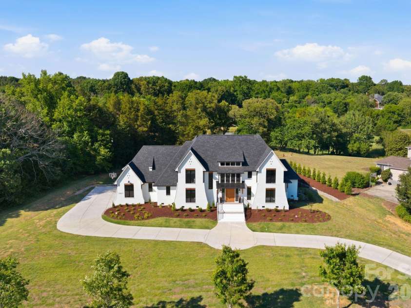 12851 Westmoreland Farm Road, Davidson, NC 28036.  MLS# CAR4381499, YatesRealty ID 25738. 