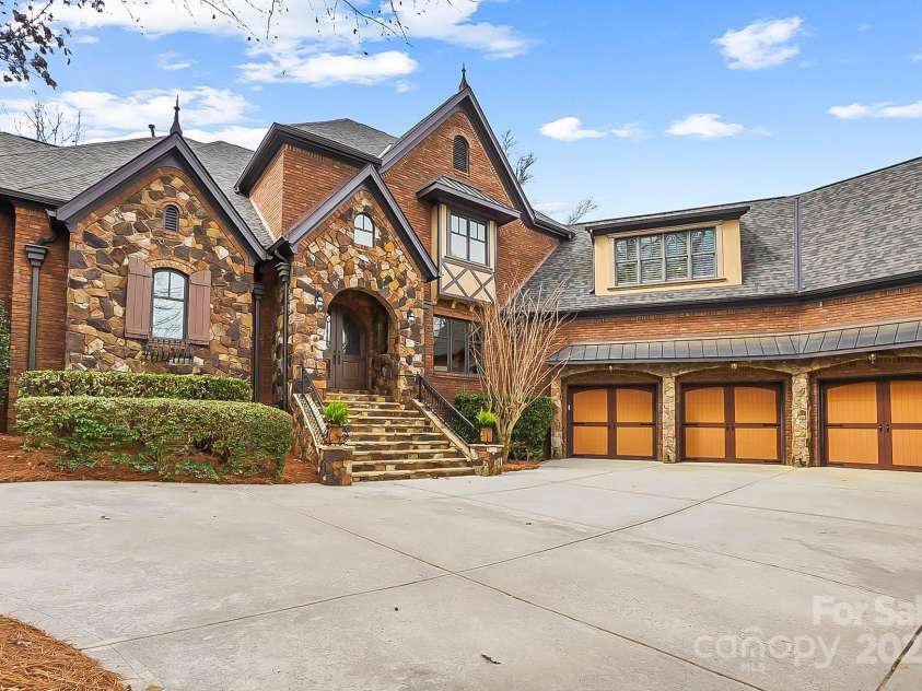 1312 Lookout Circle, Waxhaw, NC 28173.  MLS# CAR4230421, YatesRealty ID 25739. 