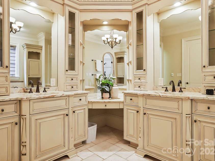 1312 Lookout Circle, Waxhaw, NC 28173.  MLS# CAR4230421, YatesRealty ID 25739. 