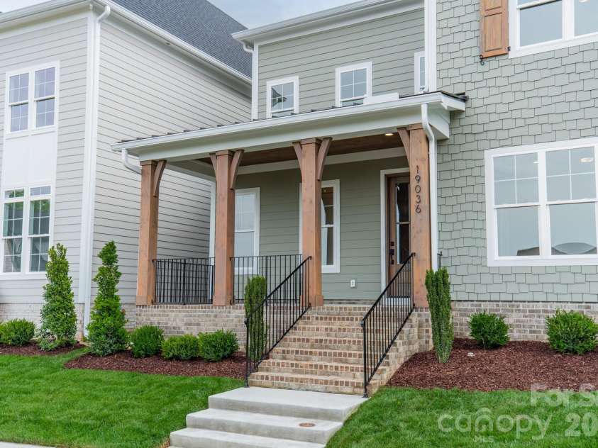 19036 Newburg Hill Road, Davidson, NC 28036.  MLS# CAR4321313, YatesRealty ID 2574. 