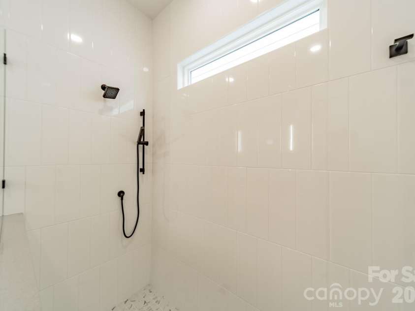 19036 Newburg Hill Road, Davidson, NC 28036.  MLS# CAR4321313, YatesRealty ID 2574. 