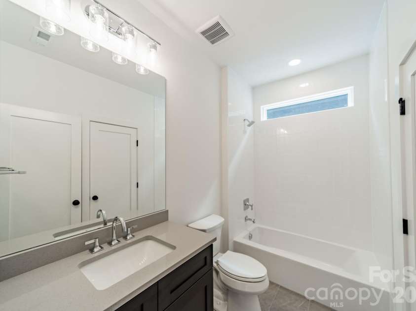 19036 Newburg Hill Road, Davidson, NC 28036.  MLS# CAR4321313, YatesRealty ID 2574. 