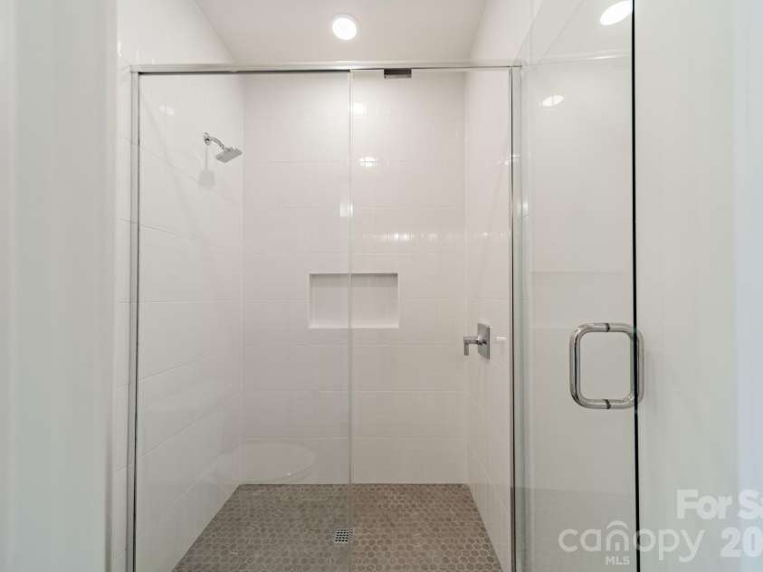19036 Newburg Hill Road, Davidson, NC 28036.  MLS# CAR4321313, YatesRealty ID 2574. 