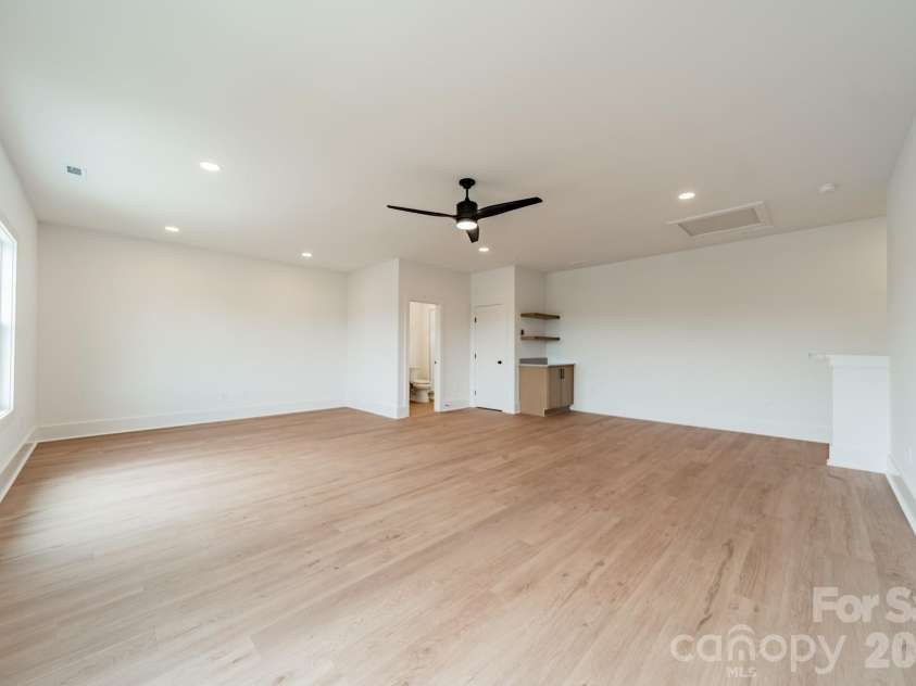 19036 Newburg Hill Road, Davidson, NC 28036.  MLS# CAR4321313, YatesRealty ID 2574. 