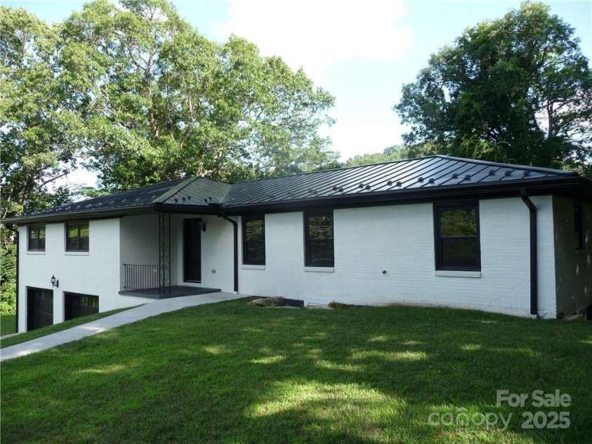 384 New River Heights, Boone, NC 28607.  MLS# CAR4304432, YatesRealty ID 2574. 