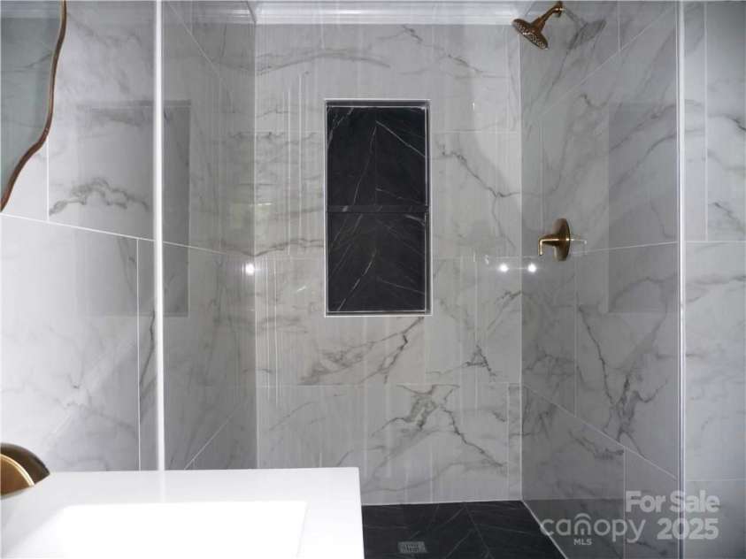 384 New River Heights, Boone, NC 28607.  MLS# CAR4304432, YatesRealty ID 2574. Primary Large Walk-in Shower