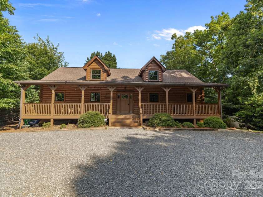 10108 Saw Mill Road, Charlotte, NC 28278.  MLS# CAR4268919, YatesRealty ID 25740. 