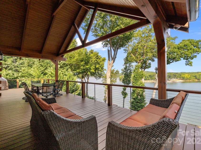 10108 Saw Mill Road, Charlotte, NC 28278.  MLS# CAR4268919, YatesRealty ID 25740. Main floor deck area