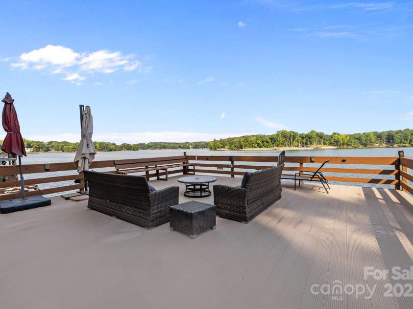10108 Saw Mill Road, Charlotte, NC 28278.  MLS# CAR4268919, YatesRealty ID 25740. Upper dock