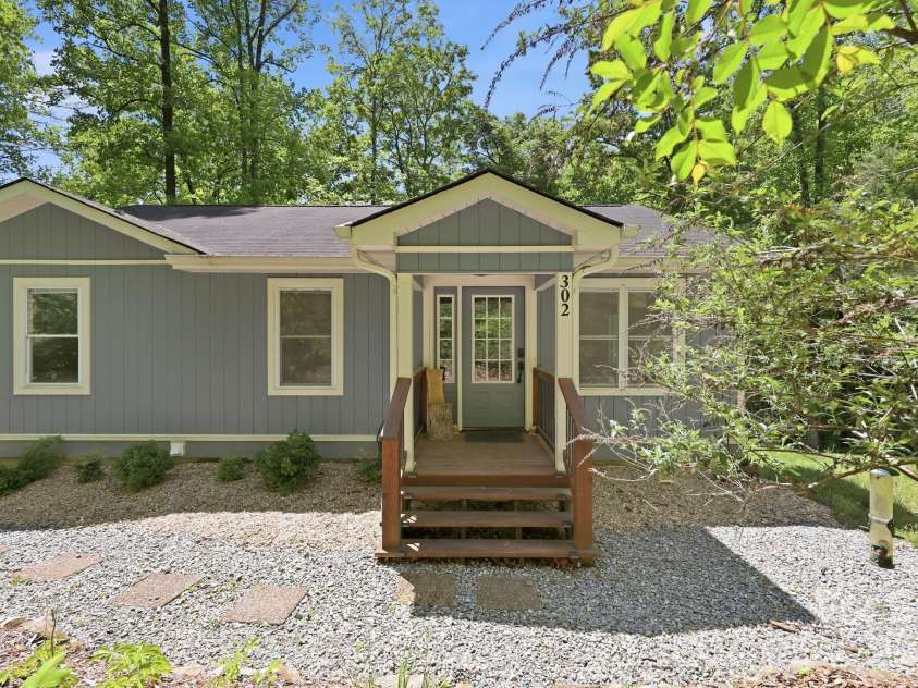 302 Rich Mountain Road, Flat Rock, NC 28731.  MLS# CAR4379587, YatesRealty ID 25740. 