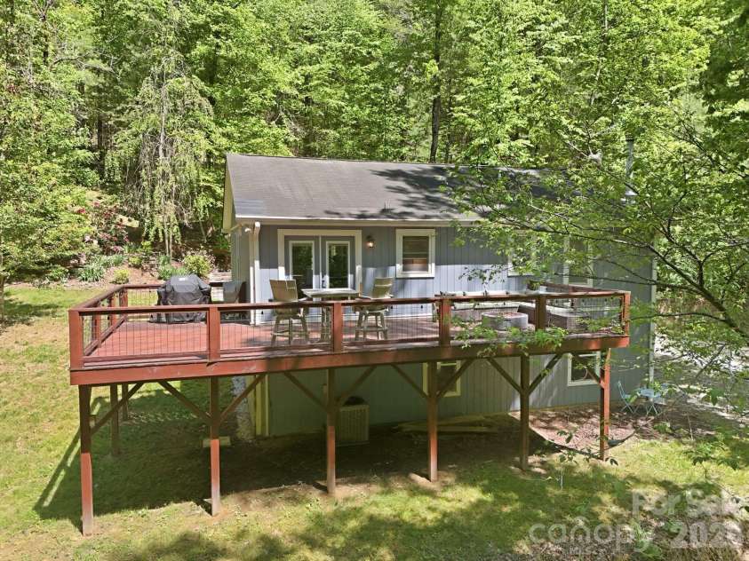302 Rich Mountain Road, Flat Rock, NC 28731.  MLS# CAR4379587, YatesRealty ID 25740. 