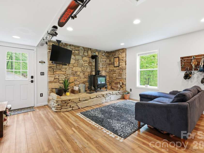 302 Rich Mountain Road, Flat Rock, NC 28731.  MLS# CAR4379587, YatesRealty ID 25740. 