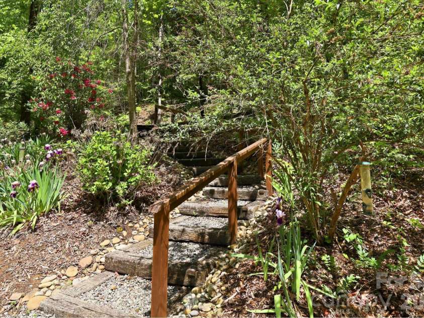 302 Rich Mountain Road, Flat Rock, NC 28731.  MLS# CAR4379587, YatesRealty ID 25740. 