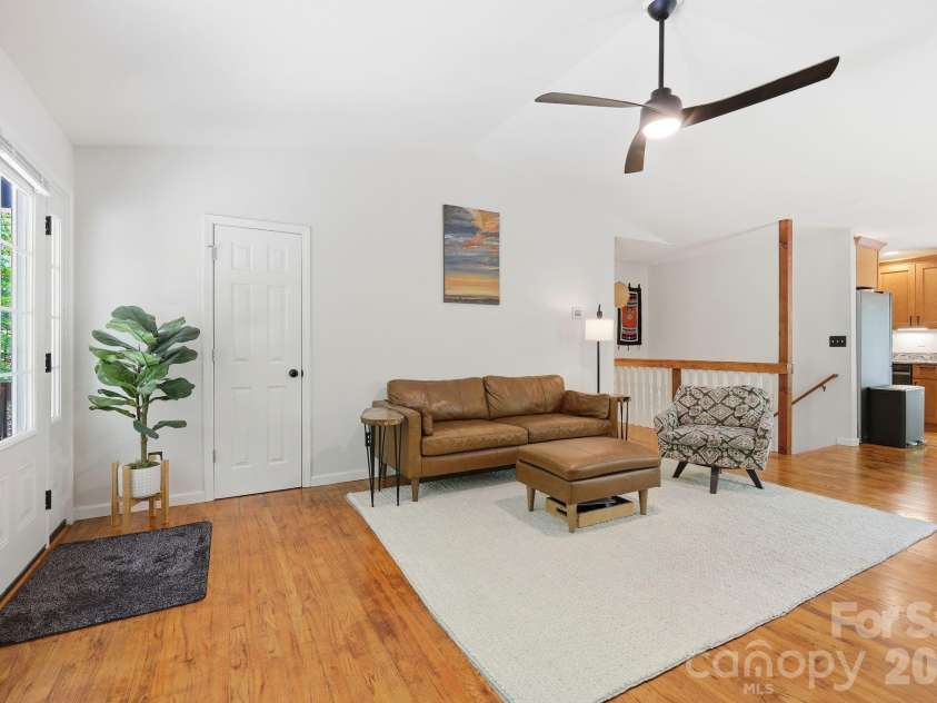 302 Rich Mountain Road, Flat Rock, NC 28731.  MLS# CAR4379587, YatesRealty ID 25740. 