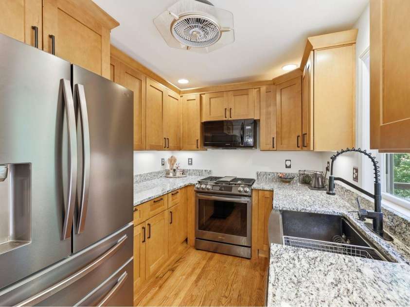 302 Rich Mountain Road, Flat Rock, NC 28731.  MLS# CAR4379587, YatesRealty ID 25740. 