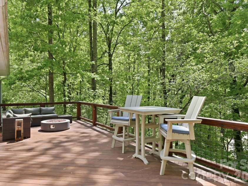302 Rich Mountain Road, Flat Rock, NC 28731.  MLS# CAR4379587, YatesRealty ID 25740. 