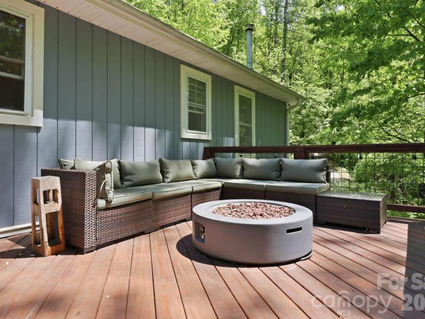 302 Rich Mountain Road, Flat Rock, NC 28731.  MLS# CAR4379587, YatesRealty ID 25740. 