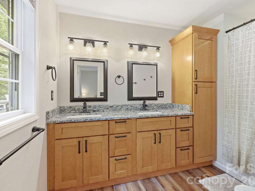 302 Rich Mountain Road, Flat Rock, NC 28731.  MLS# CAR4379587, YatesRealty ID 25740. 