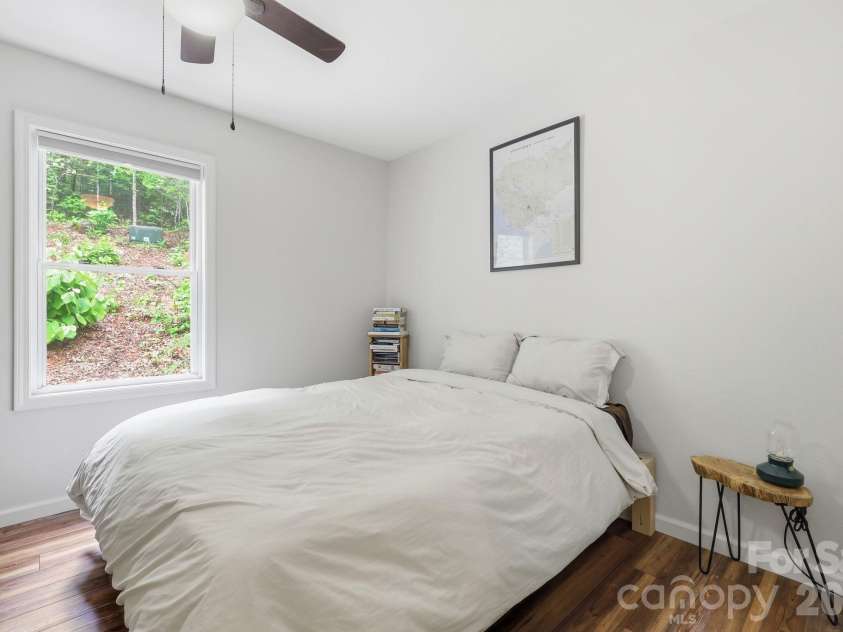 302 Rich Mountain Road, Flat Rock, NC 28731.  MLS# CAR4379587, YatesRealty ID 25740. 