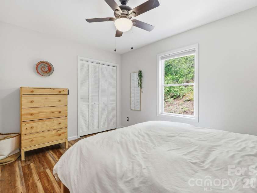 302 Rich Mountain Road, Flat Rock, NC 28731.  MLS# CAR4379587, YatesRealty ID 25740. 