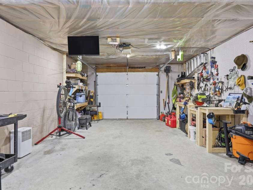 302 Rich Mountain Road, Flat Rock, NC 28731.  MLS# CAR4379587, YatesRealty ID 25740. 