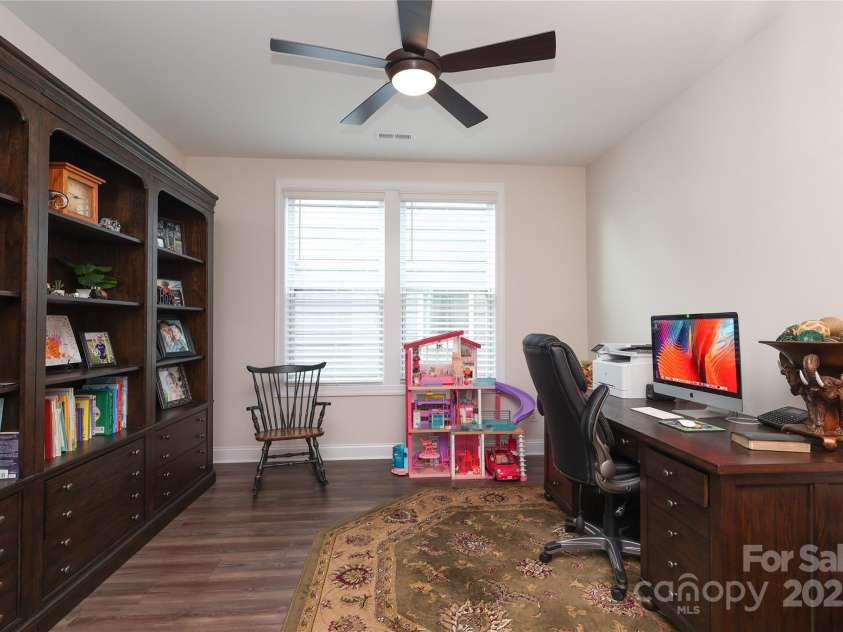 10240 Superb Lane, Charlotte, NC 28215.  MLS# CAR4276239, YatesRealty ID 25741. 