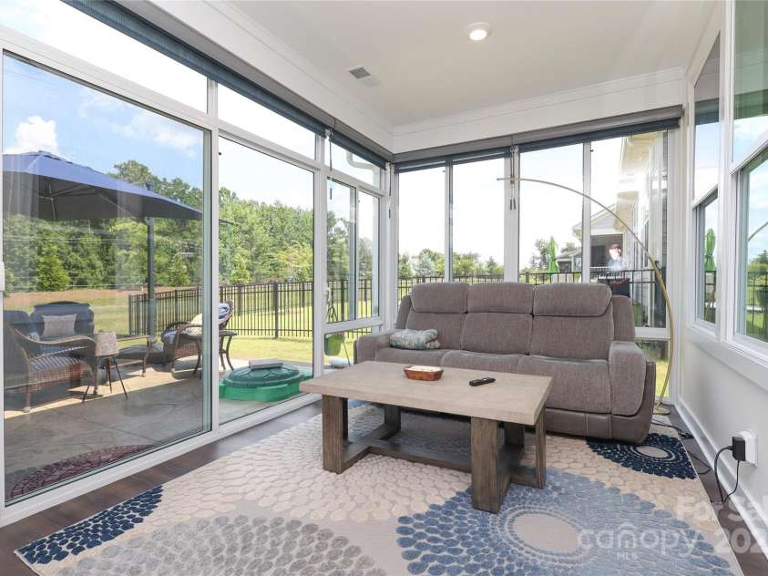 10240 Superb Lane, Charlotte, NC 28215.  MLS# CAR4276239, YatesRealty ID 25741. 
