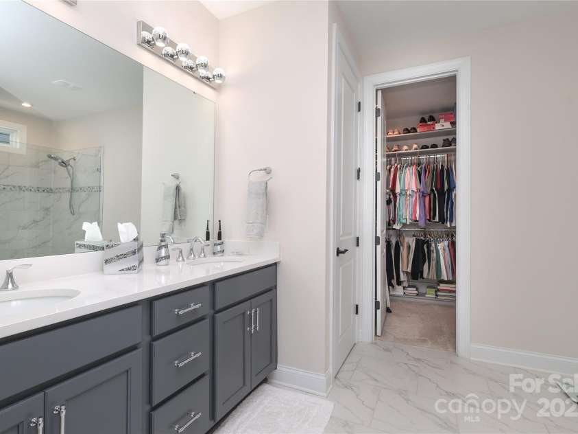 10240 Superb Lane, Charlotte, NC 28215.  MLS# CAR4276239, YatesRealty ID 25741. 