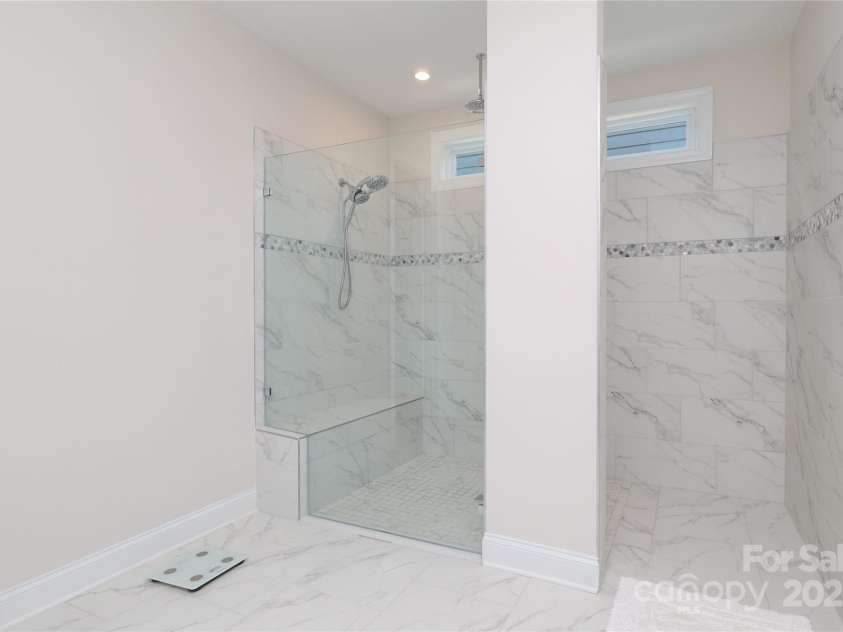 10240 Superb Lane, Charlotte, NC 28215.  MLS# CAR4276239, YatesRealty ID 25741. 