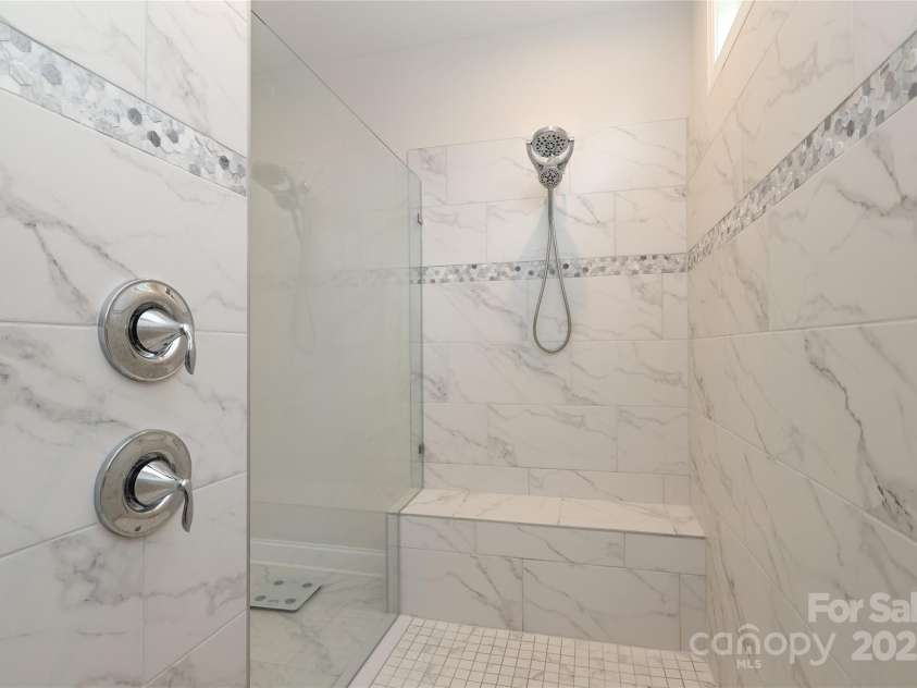 10240 Superb Lane, Charlotte, NC 28215.  MLS# CAR4276239, YatesRealty ID 25741. 