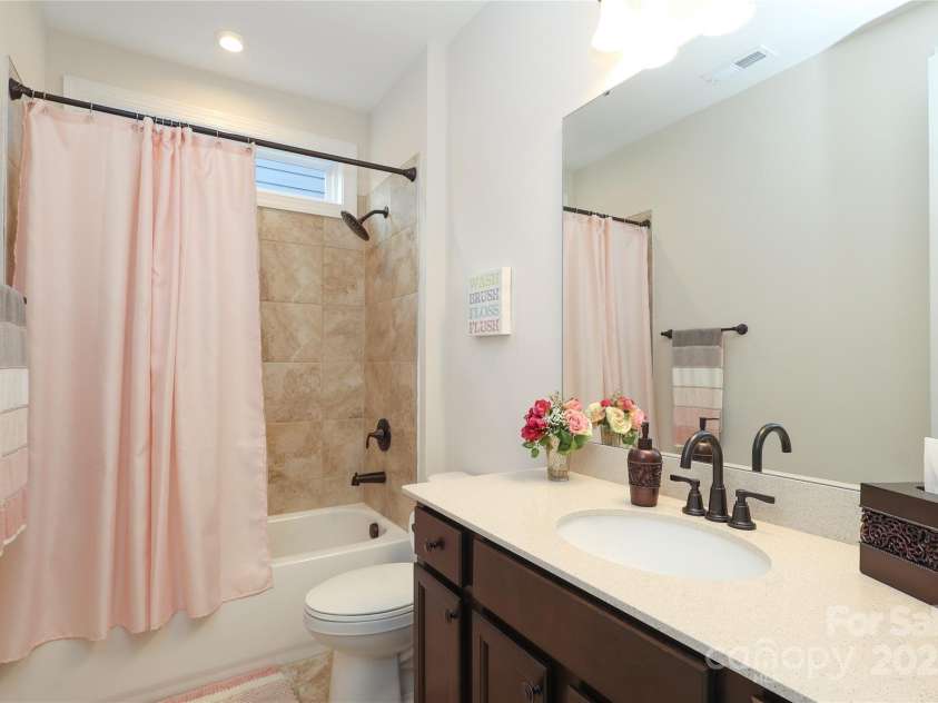 10240 Superb Lane, Charlotte, NC 28215.  MLS# CAR4276239, YatesRealty ID 25741. 