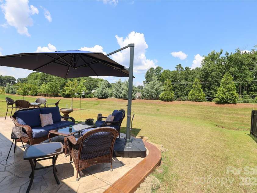 10240 Superb Lane, Charlotte, NC 28215.  MLS# CAR4276239, YatesRealty ID 25741. 