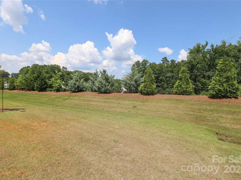10240 Superb Lane, Charlotte, NC 28215.  MLS# CAR4276239, YatesRealty ID 25741. 