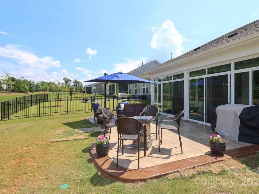 10240 Superb Lane, Charlotte, NC 28215.  MLS# CAR4276239, YatesRealty ID 25741. 
