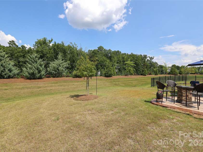 10240 Superb Lane, Charlotte, NC 28215.  MLS# CAR4276239, YatesRealty ID 25741. 