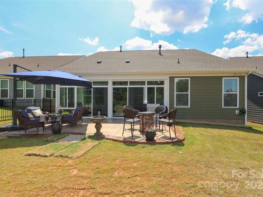 10240 Superb Lane, Charlotte, NC 28215.  MLS# CAR4276239, YatesRealty ID 25741. 