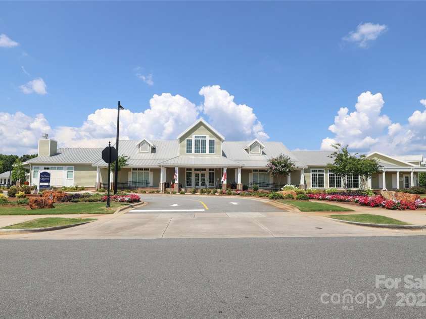 10240 Superb Lane, Charlotte, NC 28215.  MLS# CAR4276239, YatesRealty ID 25741. 