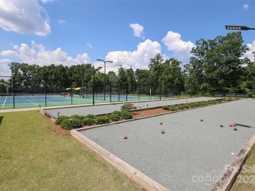 10240 Superb Lane, Charlotte, NC 28215.  MLS# CAR4276239, YatesRealty ID 25741. 