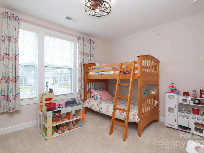 10240 Superb Lane, Charlotte, NC 28215.  MLS# CAR4276239, YatesRealty ID 25741. 